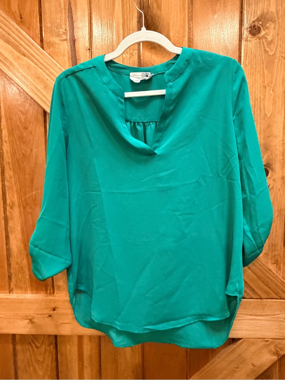Everleigh Boutique Emerald Green Tunic Blouse XS Roll Tab Sleeves